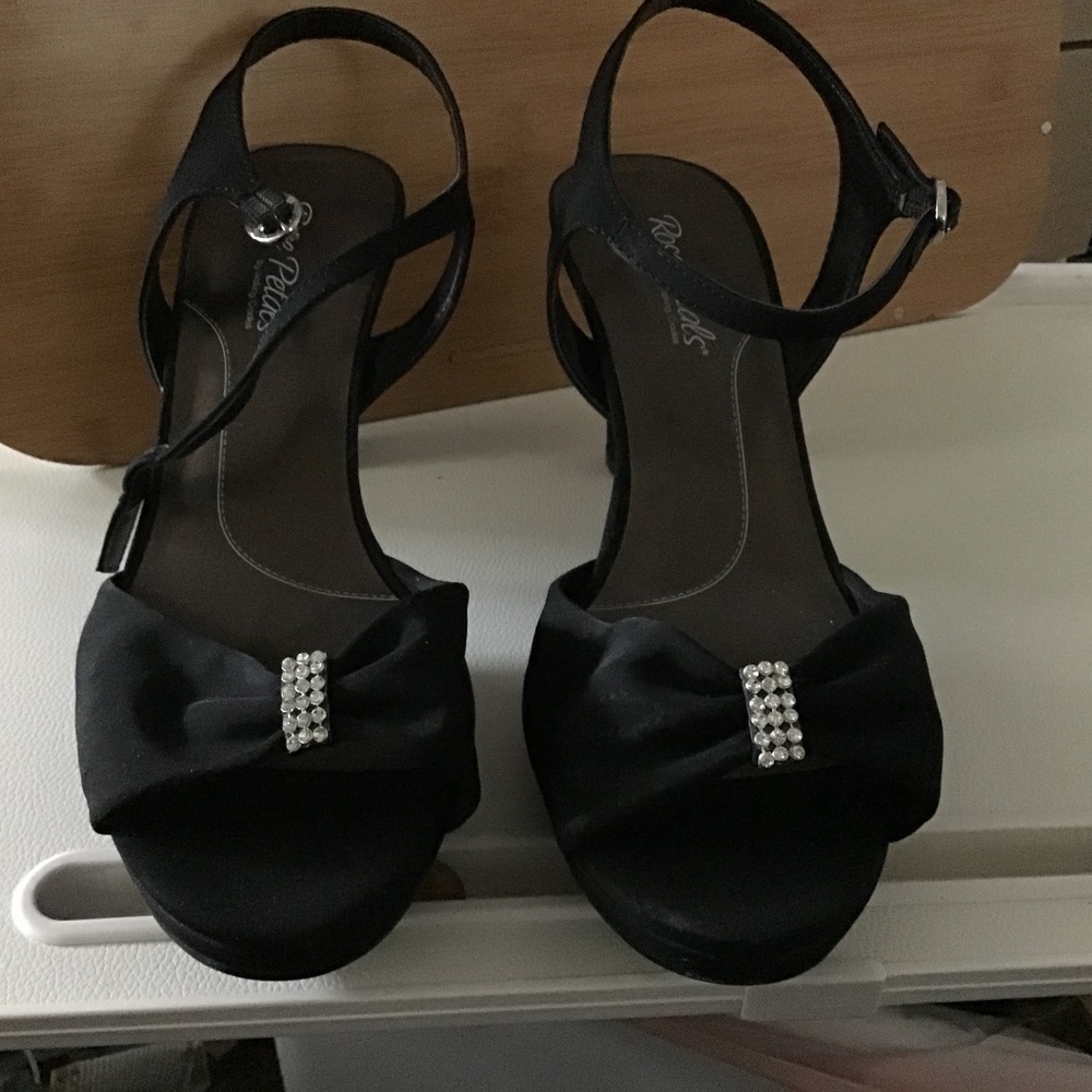 Never worn black heels